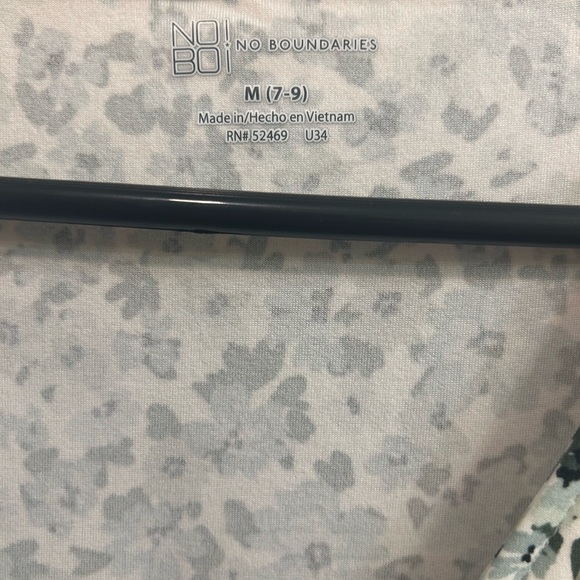 No Boundaries White and green floral print dress size medium - Picture 4 of 5